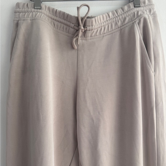 Athleta Women's Light Tan Wide Leg Pants-Super Soft! - Picture 2 of 5